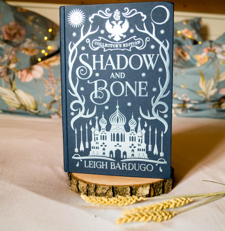 Leigh Bardugos Roman "Shadow and Bone" in der Schmuckausgabe