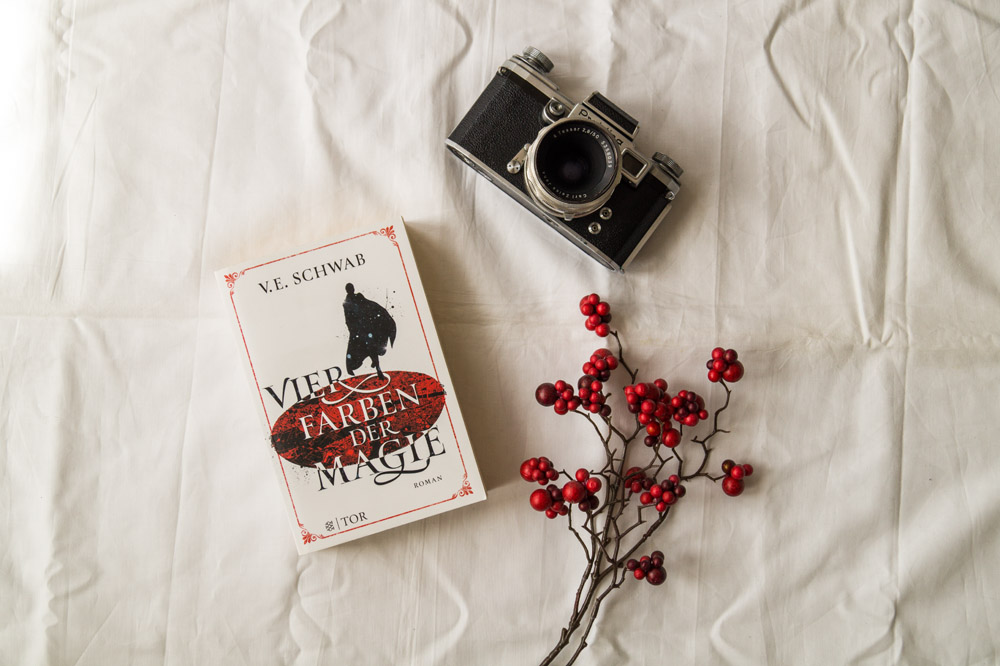 V.E. Schwab - Vier Farben der Magie
